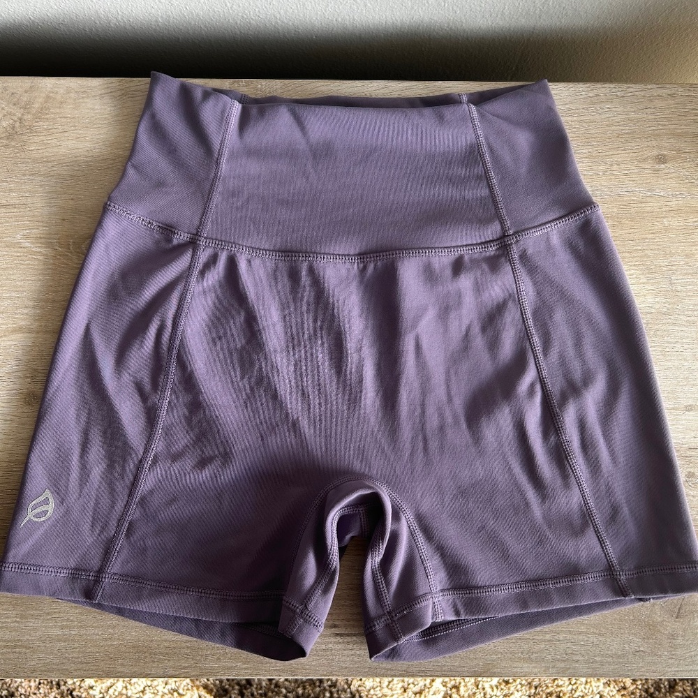 P’tula Yvette Short 4inch - Large (grape)